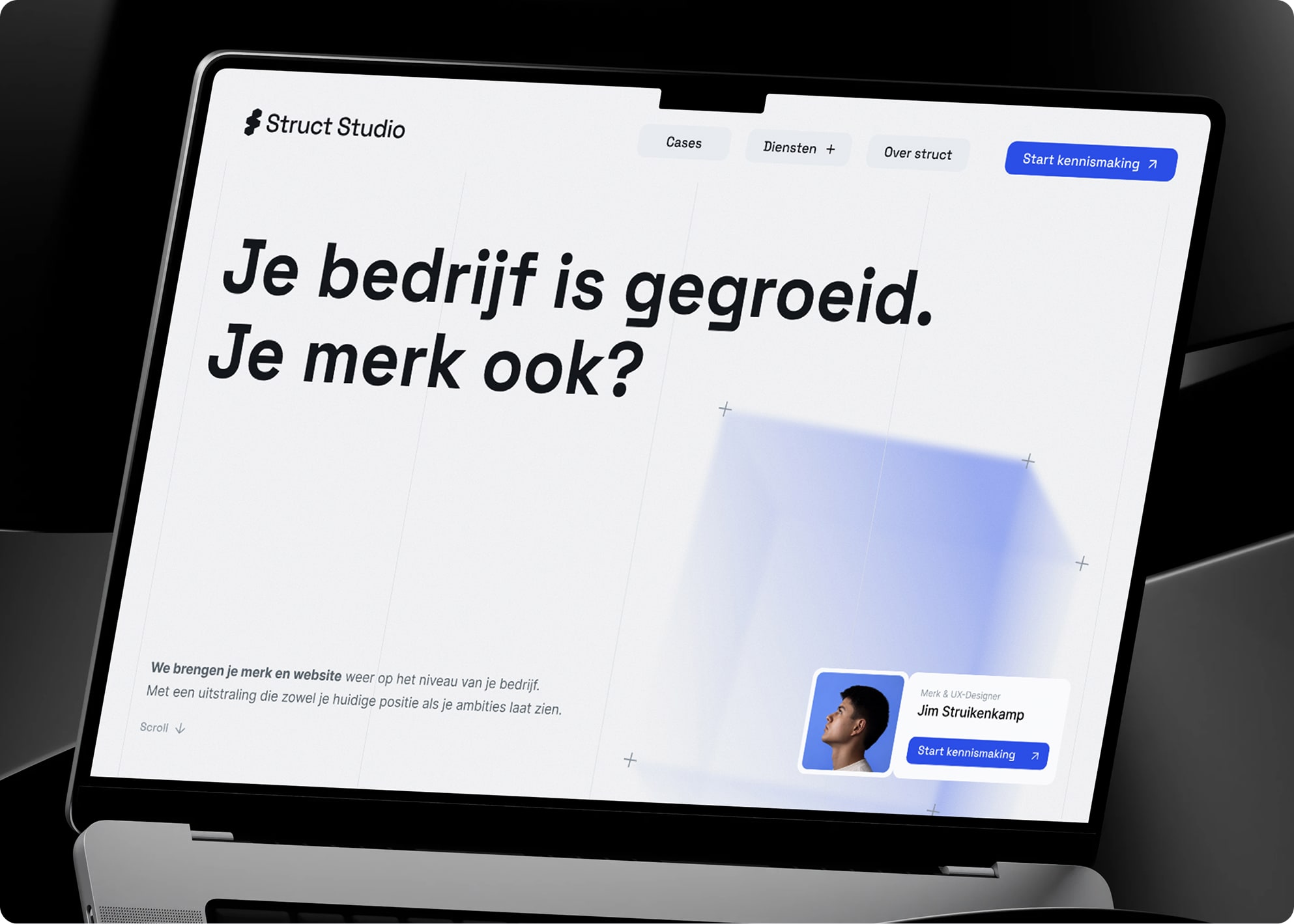 De nieuwe homepage van Struct Studio, na de rebranding, getoond op een laptop